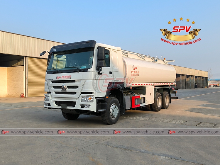 SPV-Vehicle - 22,000 Litres Fuel Tank Truck Sinotruk - Left Front Side View